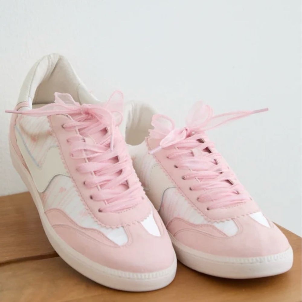 NEW Altar’d State Notice Sneakers By Byrdie Golf x Dolce Vita Size 8.5 NWT